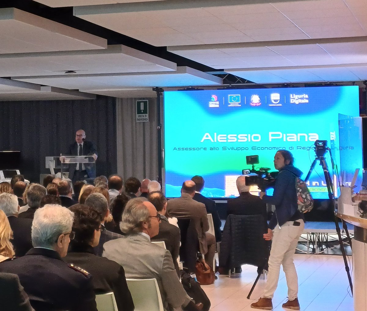 Agli Stati Generali dell' #hitech in <a href="/RegLiguria/">Regione Liguria</a> con <a href="/liguriadigitale/">liguriadigitale</a>