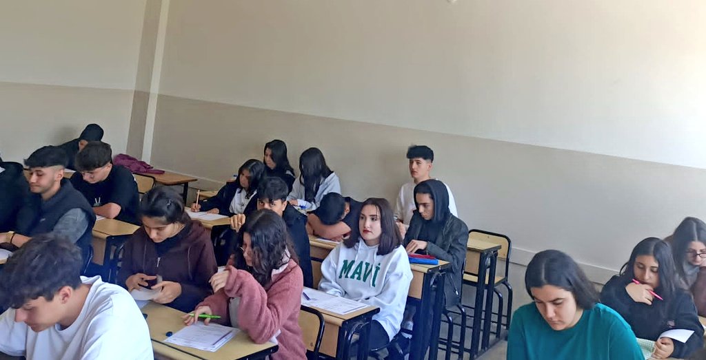 ✍️ İstanbul'da 6-10 Mayıs tarihlerinde 32 ilçemizde 104 okulumuzda gerçekleştirilecek olan 'Akademik Becerilerin İzlenmesi ve Değerlendirilmesi (ABİDE) Araştırması' bugün başladı. @tcmeb @Yusuf__Tekin @MucahitYentur