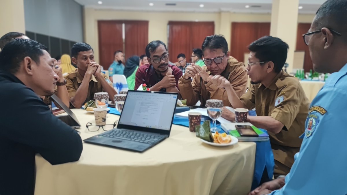 To build urban resilience, municipalities & national partners need to work together. Like this 1st #MCR2030 training at local level in #Indonesia 🇮🇩 with the Bontang local Govt, @BNPB_Indonesia, Home Affairs, @uclgaspac & reps from the future capital Nusantara. #ResilientCities.
