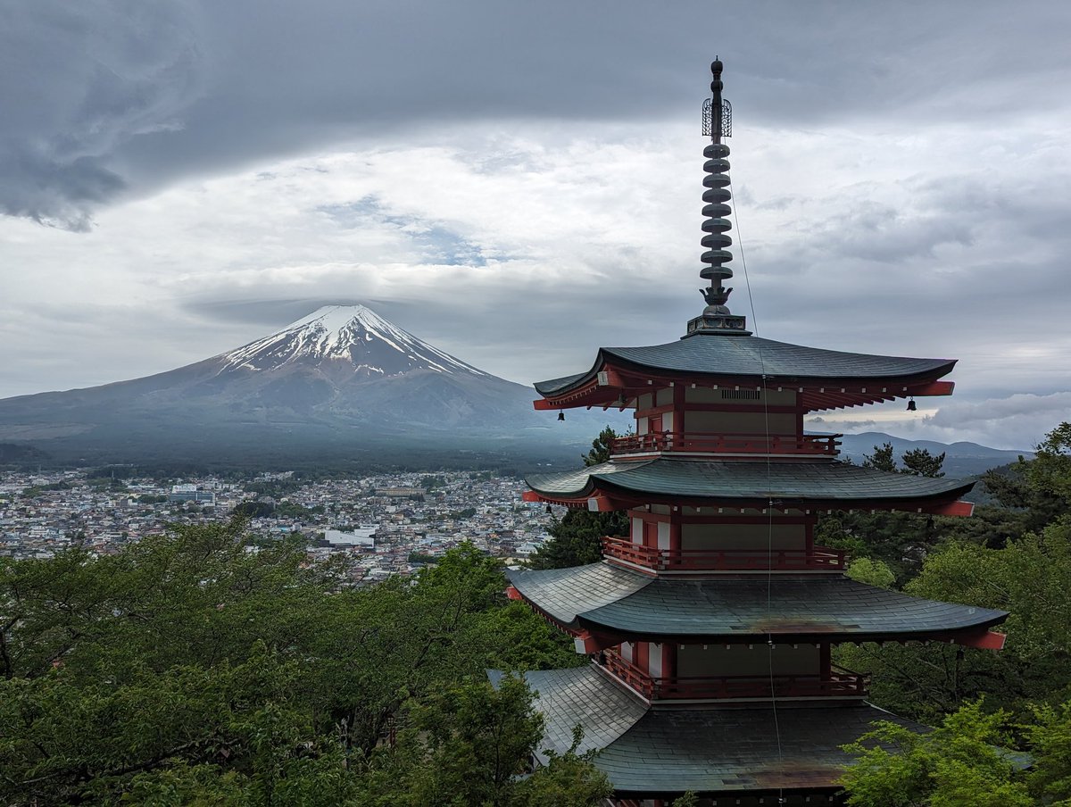 SikhDynamite's tweet image. Went to visit Fuji-san today 🫡

Took down the gym at the classic viewpoint and nabbed a shiny Poliwag too 😍