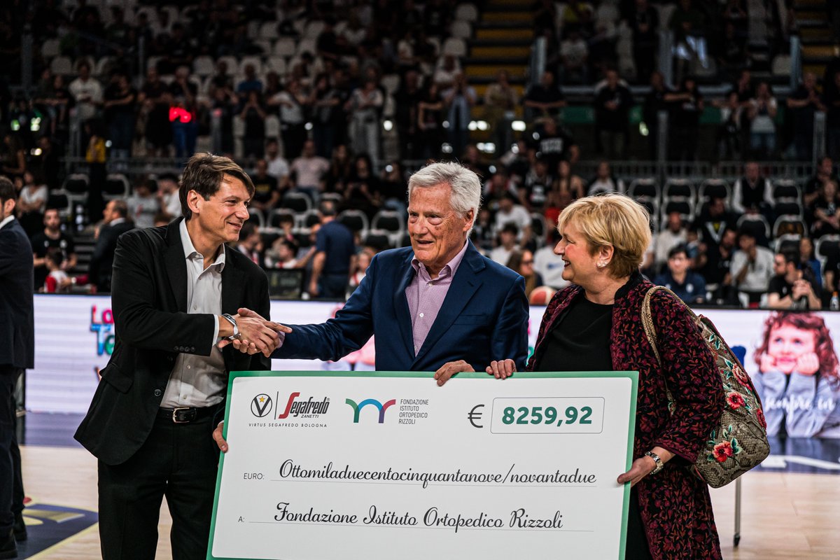 VirtusBo's tweet photo. Grazie al sostegno della grande famiglia bianconera, Virtus Segafredo Bologna ha potuto donare 8259,92€ alla Fondazione Rizzoli per la realizzazione della "Terrazza dei bambini" ❤️

Continuiamo a supportare Fondazione Rizzoli e l’Istituto Ortopedico Rizzoli 🤝
#AmarsiAncora https://t.co/u8WEU1at8h
