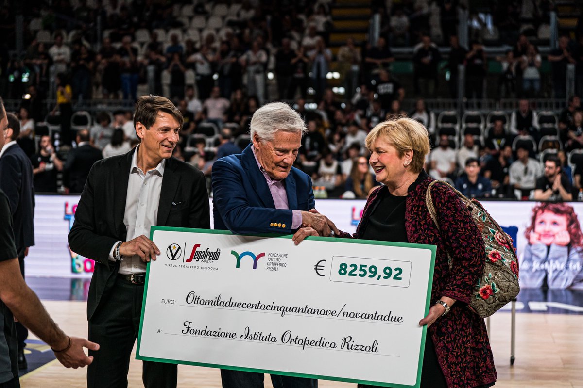 Grazie al sostegno della grande famiglia bianconera, Virtus Segafredo Bologna ha potuto donare 8259,92€ alla Fondazione Rizzoli per la realizzazione della 'Terrazza dei bambini' ❤️ Continuiamo a supportare Fondazione Rizzoli e l’Istituto Ortopedico Rizzoli 🤝 #AmarsiAncora