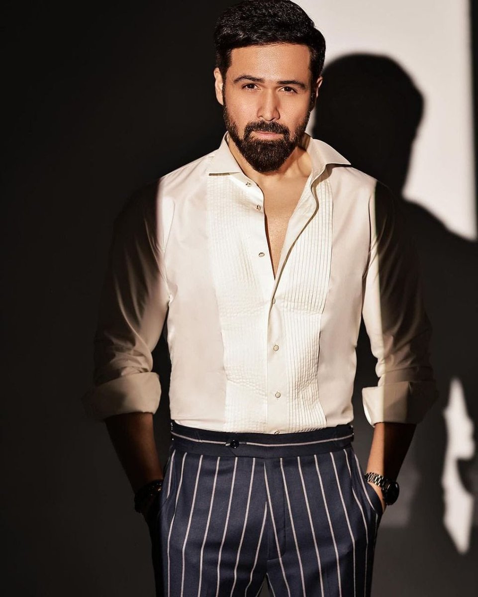 All eyes and spotlights on this handsome man 😍 @emraanhashmi 🖤🔥 #EmraanHashmi #MancrushMonday