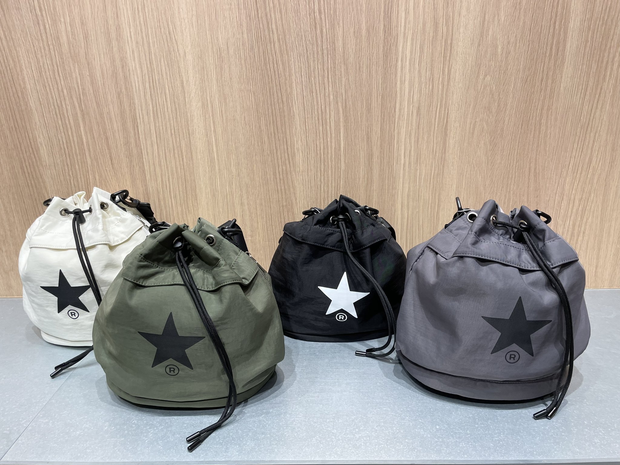 CONVERSE 　SATIN BALLOON BAG CONVERSE TOKYO｜【限定展開】SATIN BALLOON SHOULDER BAG