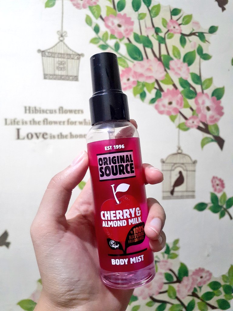Mau spill body mist yang akhir-akhir ini aku suka pakai sebelum tidur, wanginya calming 🍒

▪︎Original Source Cherry & Almond Milk Body Mist ▪︎

#reviewhopi 
#racunparfum
