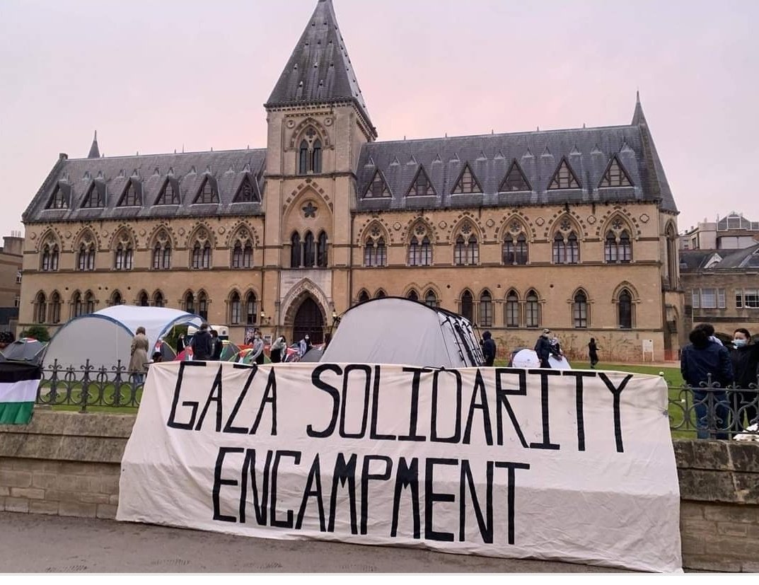 Encampment is now set up at the University of Oxford.

Well done Oxford students! We are SO proud of you!

#OxfordUniversity 
#Oxford
#Together
#TogetherWeAreStronger
#Gaza
#FreePalestine