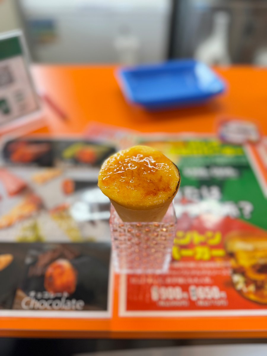 gon_kanazawa's tweet photo. GWみなさまゆっくりできましたか？急に気温が上がったこともあり
発売以来アイスクレープ大人気です🤤
食べ応えばつぐんですが甘いものは別腹ですね🍨🍫 https://t.co/GGN6sIjvGb
