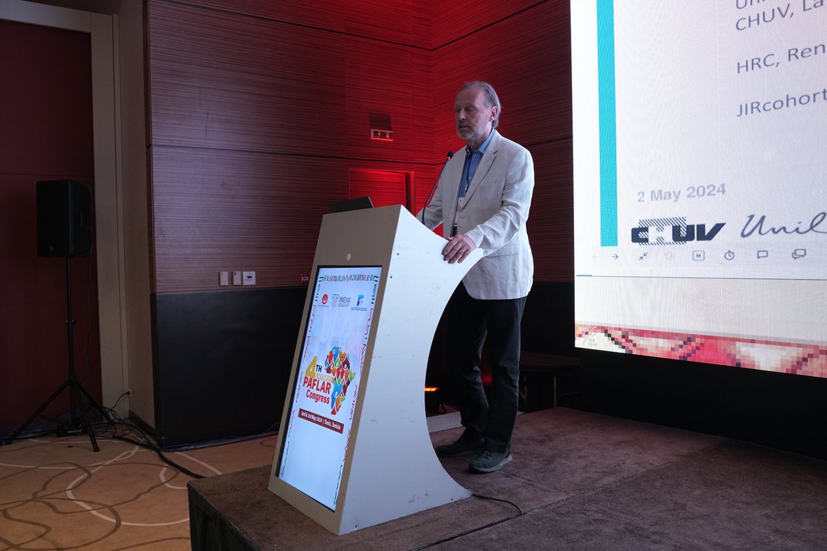 Prof. Hofer delivering his talk at the 4th PAFLAR Congress