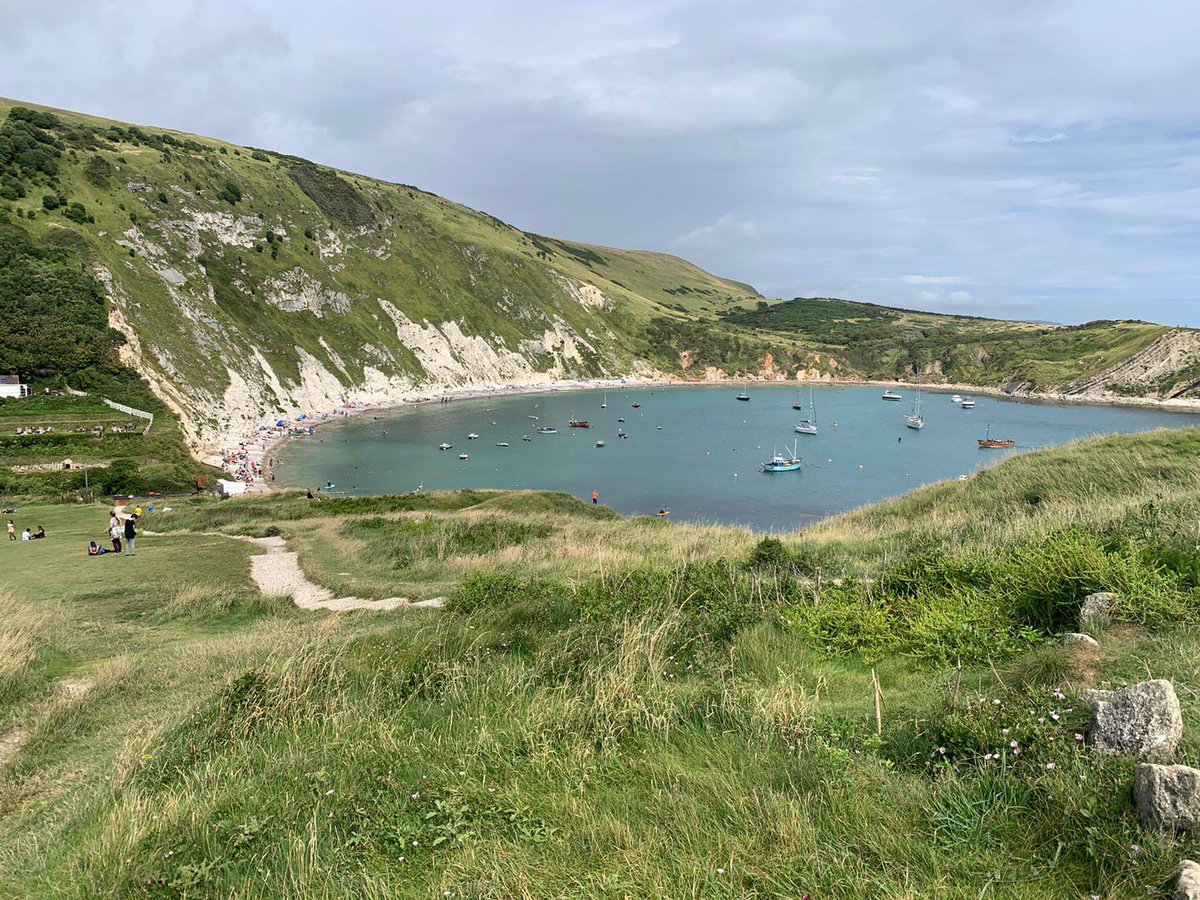 @Molly_0524 That’s Durdle Door - this is Lulworth Cove 😉