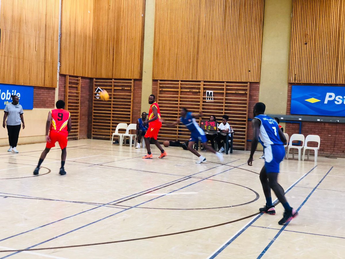 Launched on Friday by the Khomas Basketball Association, the first edition of the Basketball 3 x 3 competition is delivering epic encountered from the teams on its second match day at Unam main campus 🏀 🏀 🏀 By: Nicklaus Thiremo