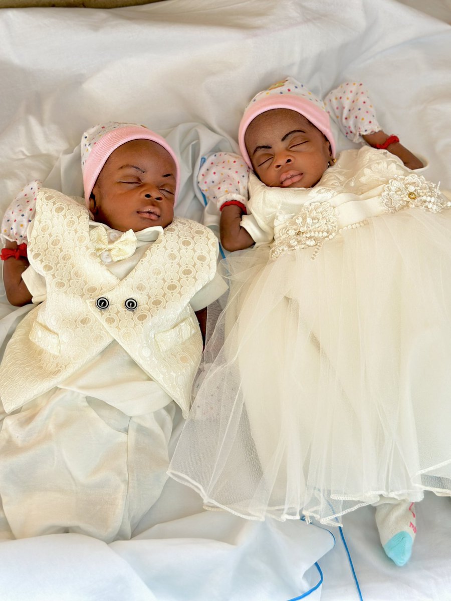 The premature Twins are looking good this morning 😊❤️

A boy and a girl 🤞❤️🥰