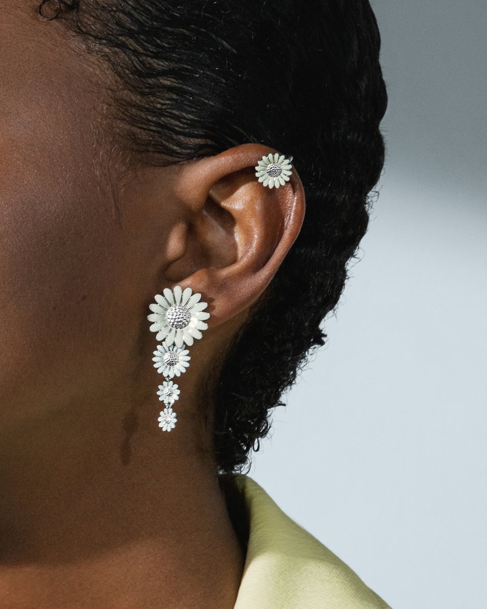 Temperatures rise, days get lighter and these designs by Georg Jensen are out. Get ready for the warmer season with their beautiful Daisy collection. 🌼 Georg Jensen is available at our Banbury showroom or online (bit.ly/3Pxxo1r).