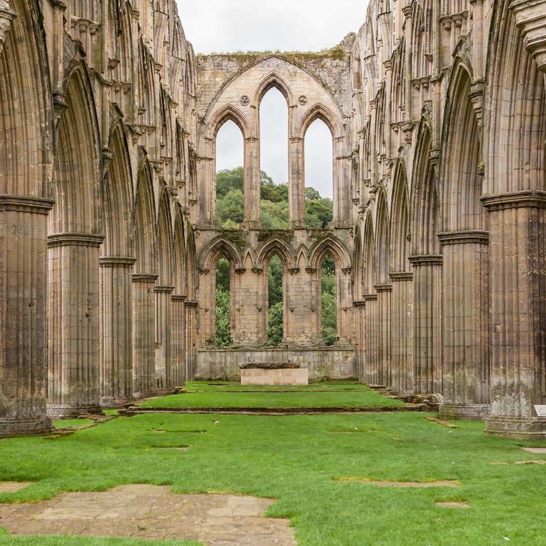 EnglishHeritage's tweet image. Who else is enjoying the bank holiday? 🙋

Time for a #MondayChallenge - how many of these historic sites can you name? 🧐

Let us know which ones you&apos;ve visited! ⬇️