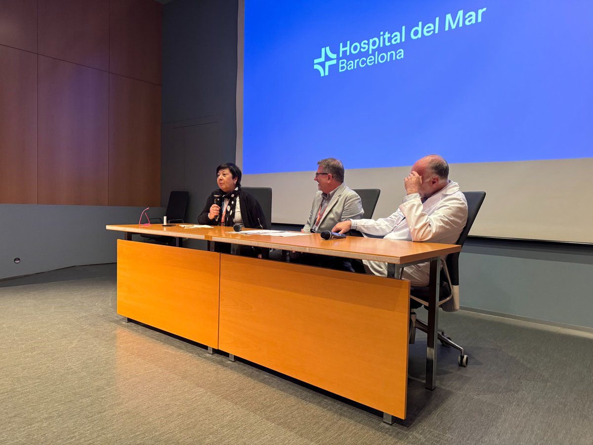 hospitaldelmar's tweet photo. Avui hem rebut als nostres nous #residentsMAR
Una etapa plena de reptes, al millor hospital 🏥 del món!
'Un de nosaltres no fa res, l'equip és important. Totes les persones són necessàries', recorden Víctor Pérez i @Pgarcimartin
#MIR #FIR #IIR #LLIR #PIR #CampusHospitaldelMAR https://t.co/nS71YgxGTp