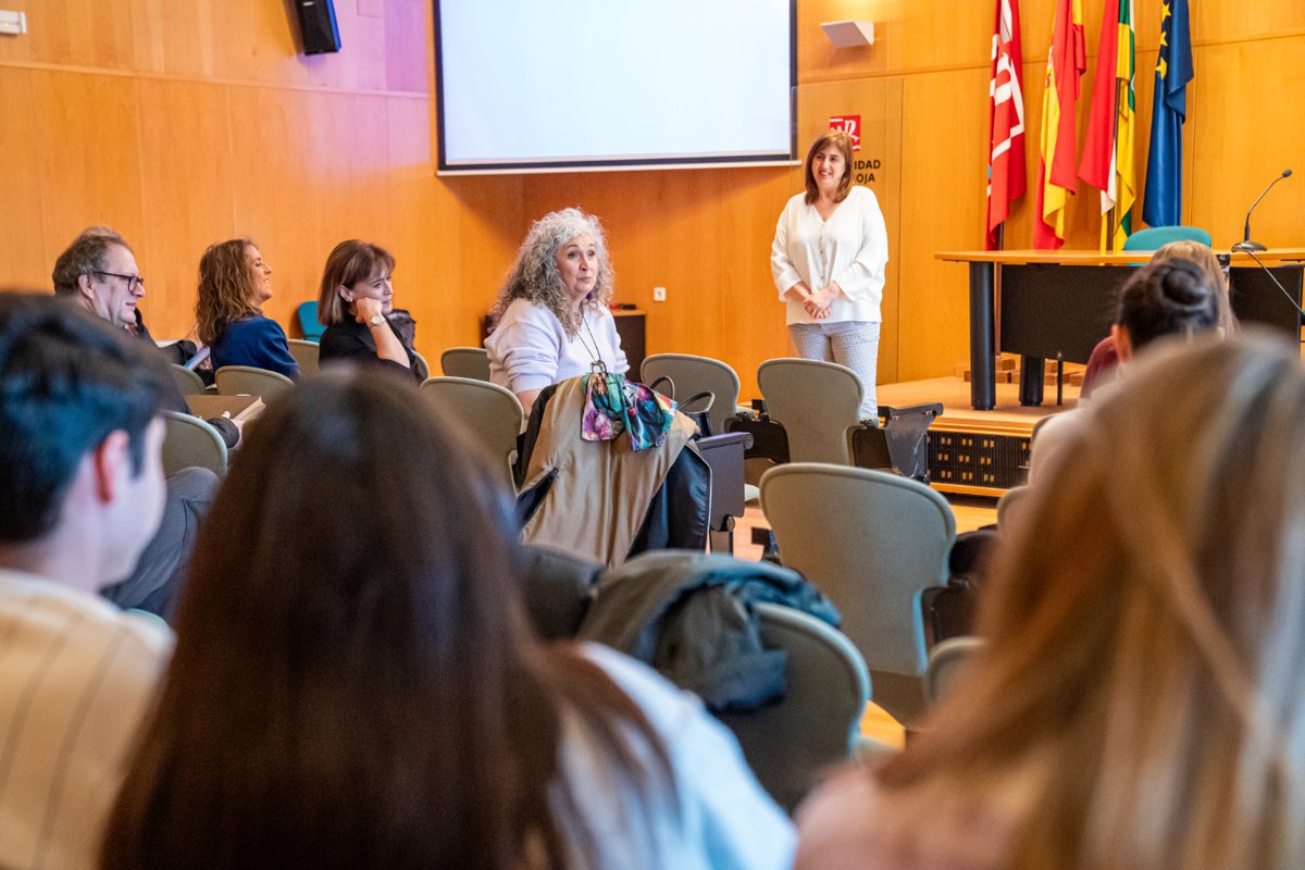 📸 Ya están en marcha la jornada 'Experiencias de Planificación y Evaluación de las Políticas de Servicios Sociales' que se desarrollan hoy y mañana en la UR  @TSUnirioja