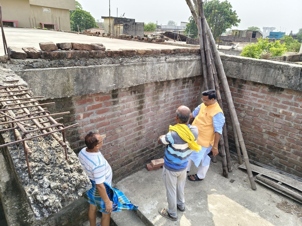 लगातार विभिन्न जिलों में NDA प्रत्याशी के लिए प्रचार प्रसार करने के बाद आज अपने पैतृक गांव तेलघी में राम जानकी ठाकुरबाड़ी में चल रहे निर्माण कार्यों का निरीक्षण किया। 

#तेलघी #Bihpur #Bhagalpur