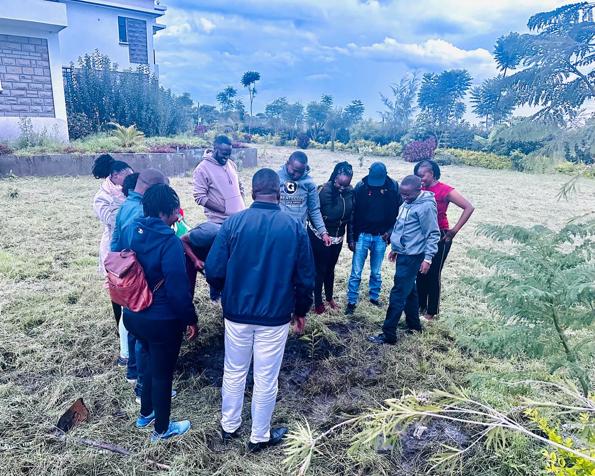kaiti_gc's tweet photo. Our new leadership held its first meeting at Konza Technopolis, where we were hosted by our patron, @Profmutisya
We look forward to a more revamped and vibrant KGC focused on the climate action agenda.
#GreeningforLife
#KaitiGreeningChampions https://t.co/F2p65Y0rSf