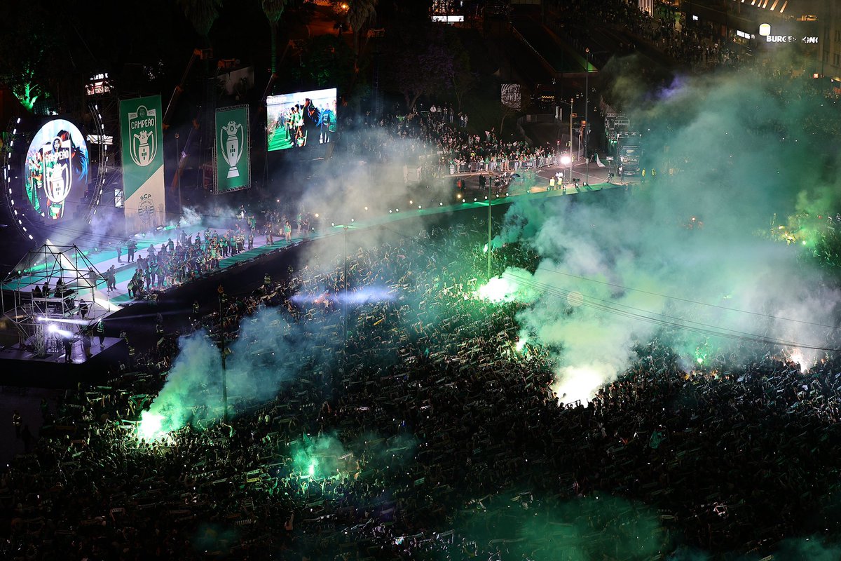 SportingCP's tweet photo. 05.05.2️⃣4️⃣: Um dia que jamais vamos esquecer 💚

Bom dia, Campeões Nacionais! 🏆 https://t.co/c80G4sXUFv