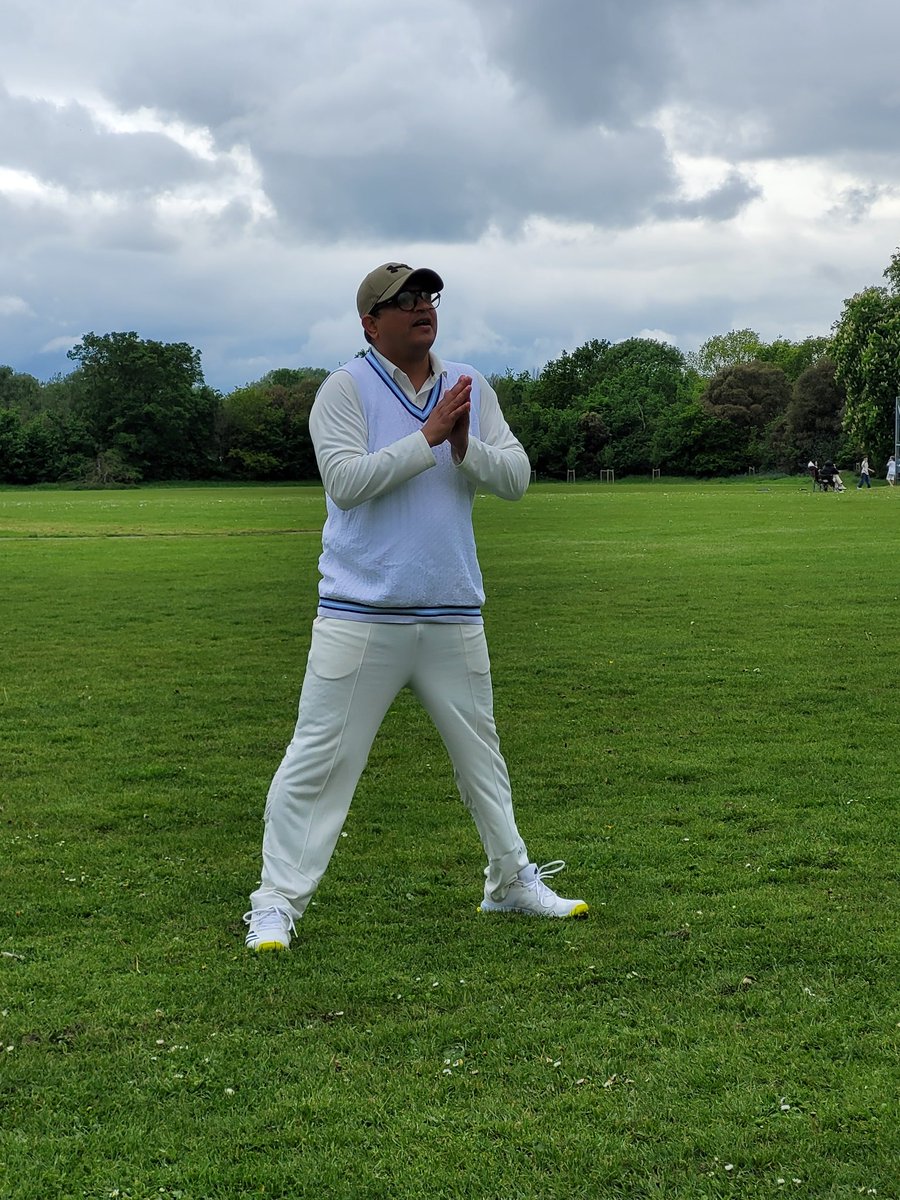 ClubMagdalen's tweet photo. Yesterday, unfortunately, we came 2nd in Ham at the back of Ham House.
Mags 146ao, Isleworth 147/9 Hamza 61, Ian hits his first ever 6. https://t.co/dTmrq9d3fS