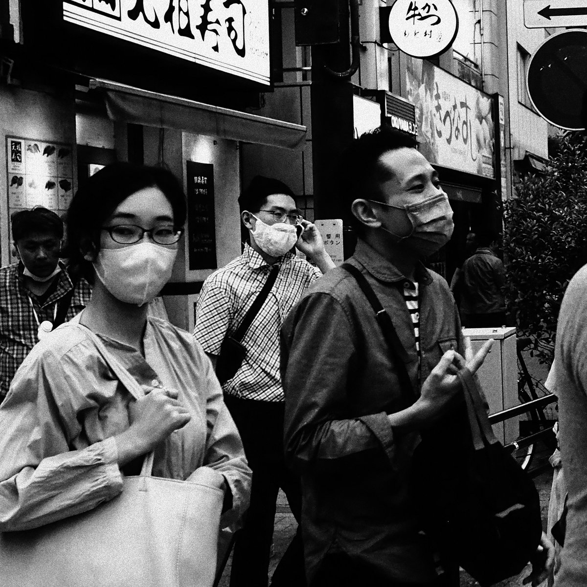 AKIHABARA　徘徊

#snap 
#モノクロ写真
#streetphotography
#路上写真
#monochromephotography
#PENF
#tokyo