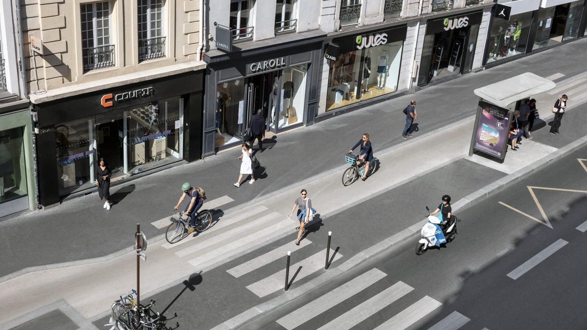 Combien ça coûte de rendre une ville cyclable?

Voici la plateforme des coûts du @Villescyclables:

villes-cyclables.org/ressources/la-…