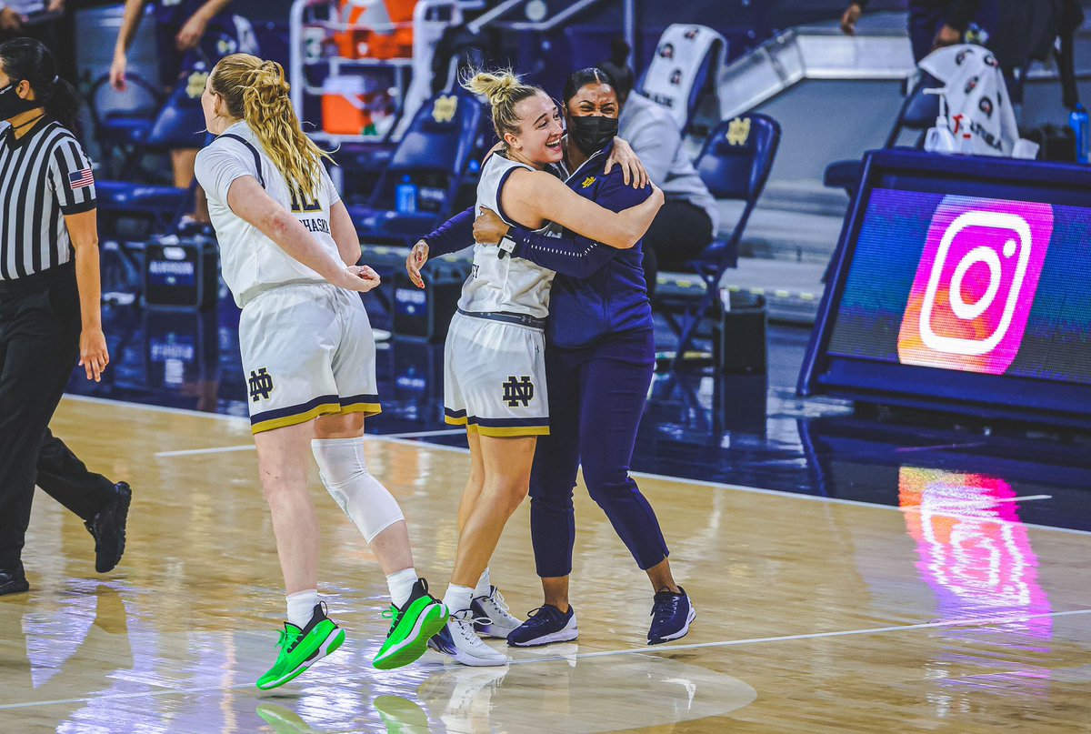 ATTENTION women's college basketball fans: Notre Dame WBB ( @ndwbb ) returning players for 2024-25 with 320 or more minutes:

***Olivia Miles | @oliviamiles06 (2022-23)
28.2 PER, 109.1 Player Offensive Rating, +32.6 Net Rating

Hannah Hidalgo | @HannahHidalgo 
34.0 PER, 110.4