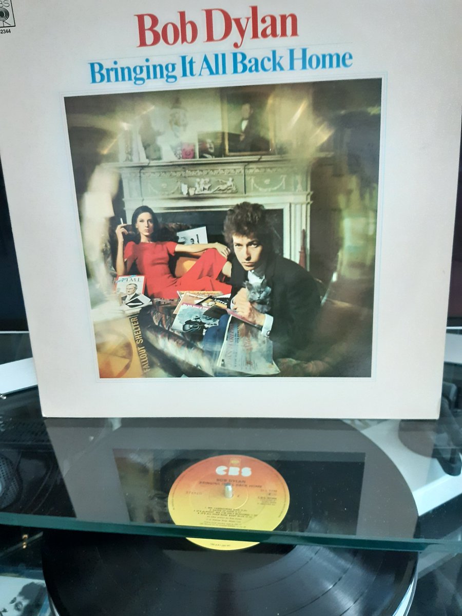 On the verge of full electricity #vinylrecords #vinyl #vinylcollection #60sMusic #60srock #BobDylan #NowPlaying️ #nowspinning #Dylan