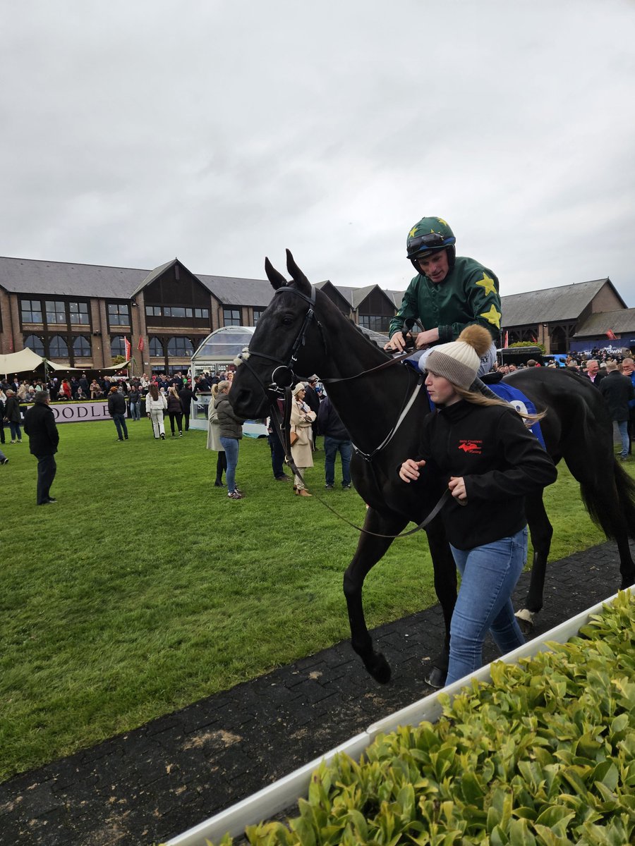 Oh, the @punchestownrace blues have set in 😭 The best few days of the year! Another amazing trip with @rach_jonesg 

Lovely to see some old favourites and meet some new too 😍🏇

Until next time Punchestown 🇮🇪❤️ #punchestown #punchestownfestival