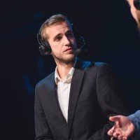 ⚠️ EL RETORNO DEL REY
⚠️ NO ES UN SIMULACRO
⚠️ LUEGO TABERNA (NO ROBAMOS)
⚠️ GRÍTALO REINA

¡El menos atoallado pone el link y le invitamos al café! 📺⬇️