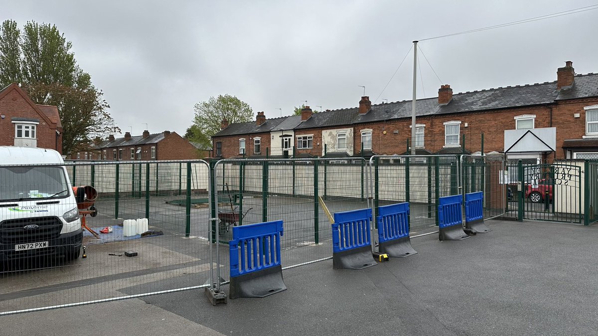 👀 The first week of construction of our brand new Key Stage 1 MUGA complete!

Fencing complete, this week onto the surfacing 🏗️

@PlaytimeByFawns