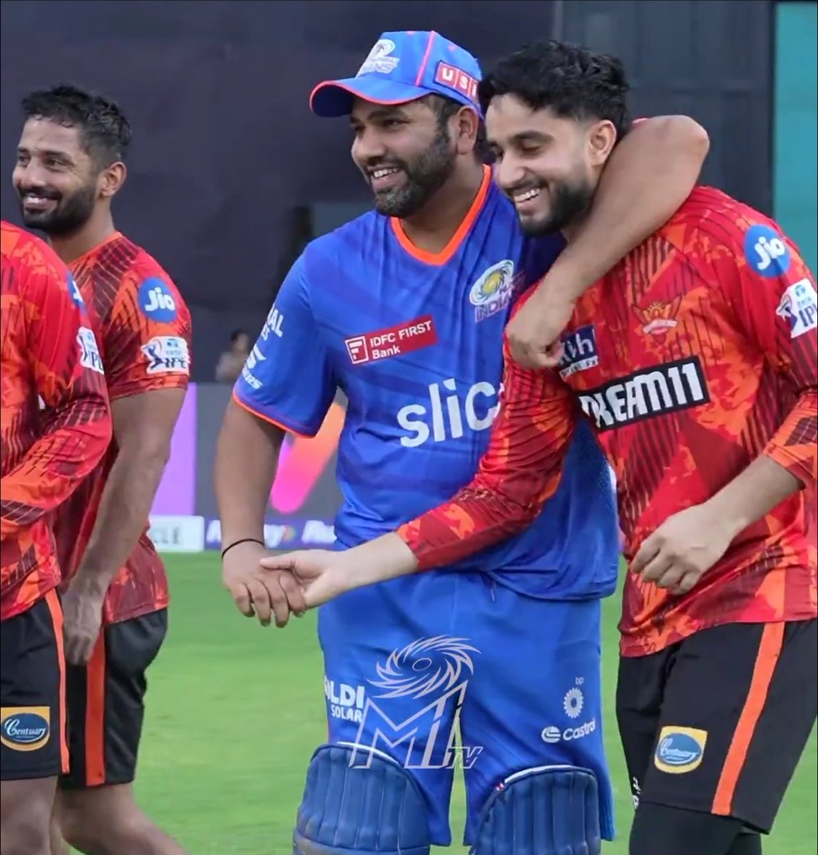 Rohit Sharma is having fun with his old team-mate, Mayank Markande. 👌