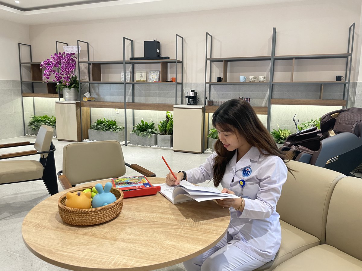 @USAID opened a wellness room at Binh Chanh District General Hospital in Ho Chi Minh City as a dedicated space for the staff of 450 to boost their mental health and wellbeing so they can effectively treat the more than 250,000 patients a year that visit the hospital. @fhi360