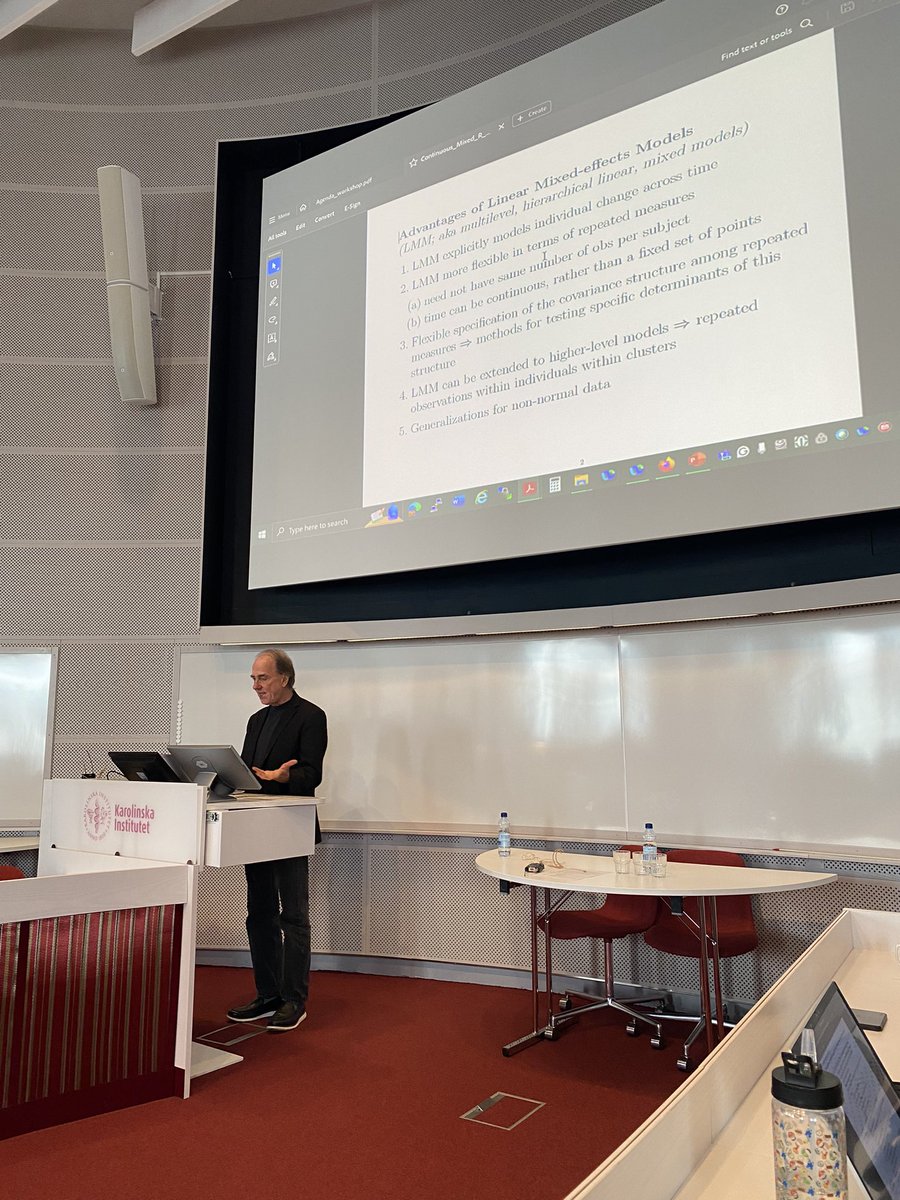 #NLIVE workshop just started at @karolinskainst Prof. Donald Hedecker from University of Chicago @UofC masterfully introducing Linear Mixed Effect Models. @DrAnaCapuano @DesignDataPIA