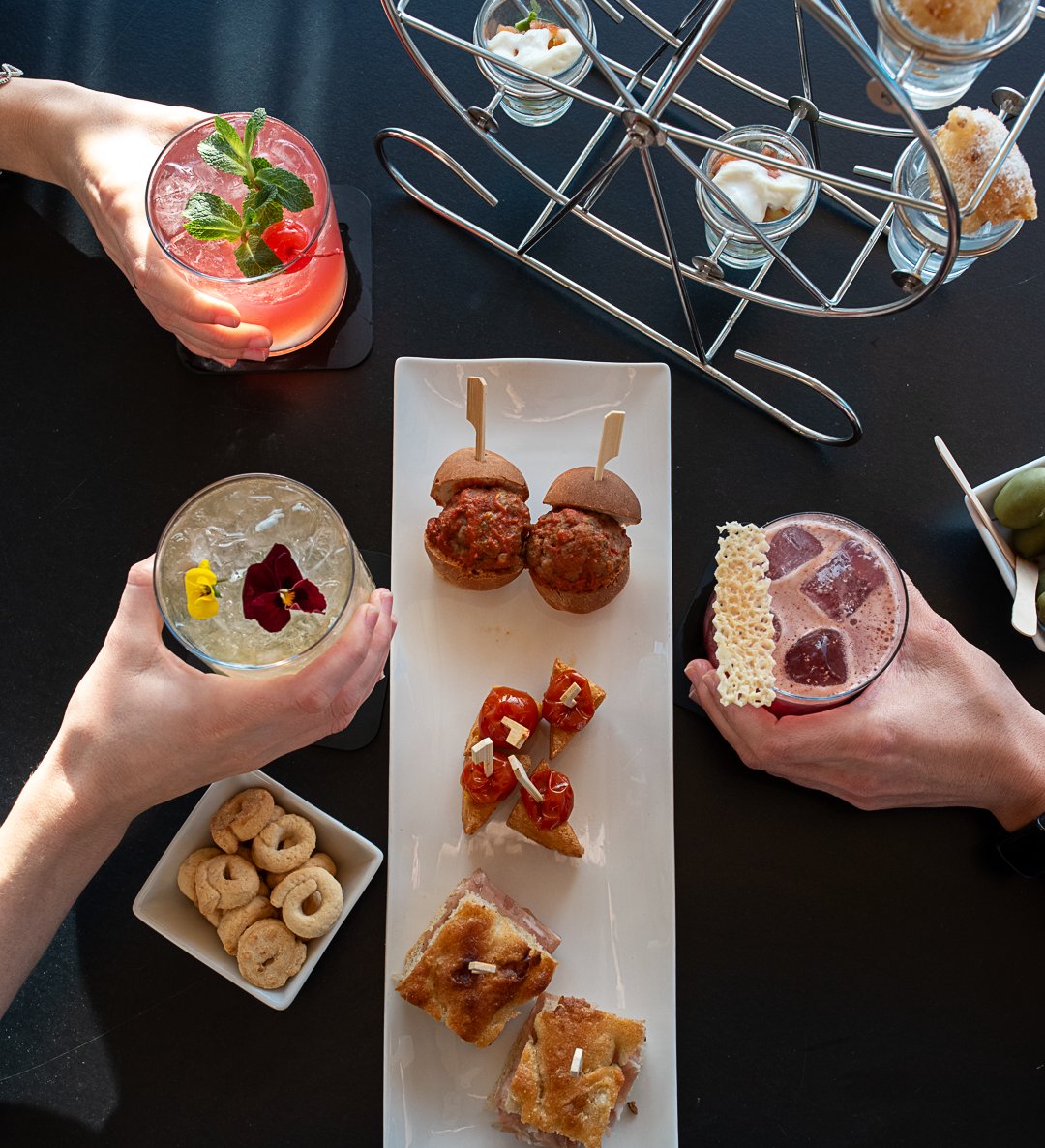 Dry snacks, finger food and chef's tastings served on an original Ferris wheel,
finger food and dry snacks accompanied always the cocktails of our aperitif. 🍹🎡

#47boutiquehotel #rome