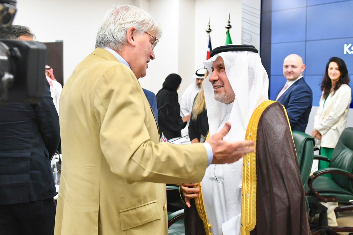 افتتاح الجلسة رفيعة المستوى لحوار المساعدات الاستراتيجي الثاني بين المملكة وبريطانيا في الرياض ksrelief.org/Pages/NewsDeta…
