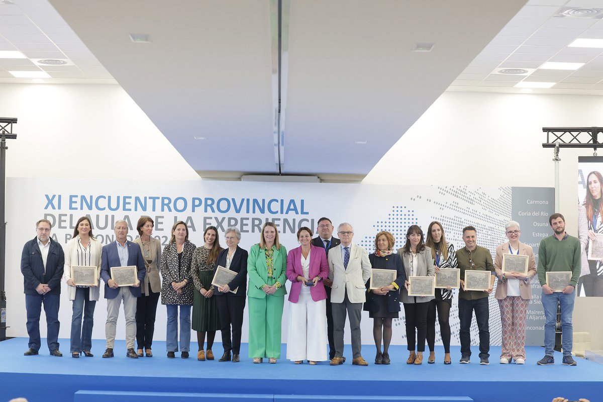 #JavierFernández anuncia que la Diputación doblará la subvención para el Aula de la Experiencia en el XI Encuentro Provincial celebrado en #LaRinconada acortar.link/pDLmmr @unisevilla
