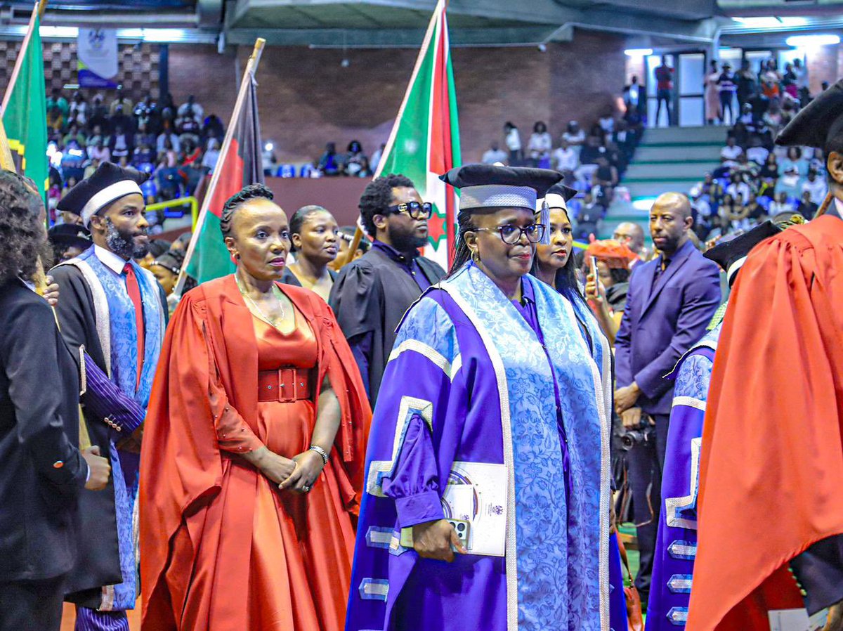 Today, the Minister of Transport, Hon. Sindisiwe Chikunga, spoke at the 2024 graduation ceremony at the @UNIZULUongoye as a special guest. Her visit aimed to inspire and encourage the graduating students as they transition to the next chapter of their lives. #UNIZULU #GRAD2024