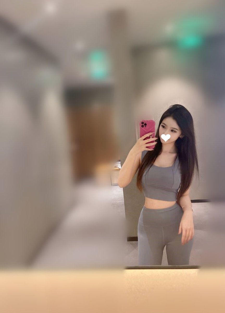 tngxiox5's tweet photo. 喬安 165-48-F-23歲
#性感翹臀護士
當談到魅惑的護士，總是讓人心跳加速！她身高162cm，體重47kg，擁有E罩杯的胸部。這樣的身材絕對讓人難以抗拒，讓人心癢難耐！這位護士不僅外表迷人，更展現出專業、細心的護理技能，讓人感受到無比的安心與舒適。她就像是一道亮麗的風景線，讓人目不轉睛 https://t.co/z7LK0nZSHJ