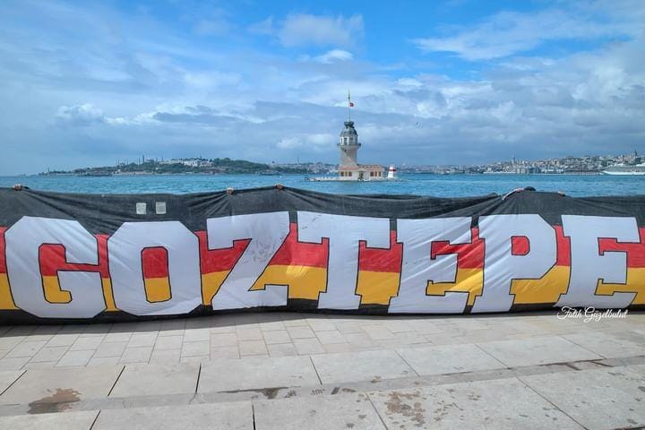 Diyar diyar senelerce yuva kurduk gurbetlere #Göztepe twitter.com/GozGozfans35/s…