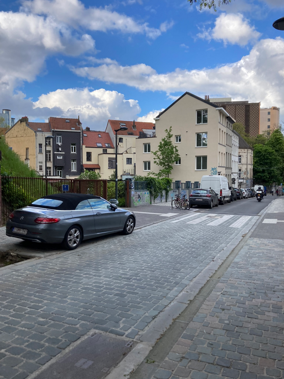 nicdemoy's tweet photo. très bien de refaire la rue du viaduc, mais sans @worldbollards jamais le piéton ne sera tranquille. Dès qu'on laisse le moindre espace, l'auto prend la place. @Ixelles_Elsene @doulkeridis @YvesRouyet @dimitristrobbe (je sais, c'est pas une voirie régionale dimitri) Feedback ? https://t.co/DNRlzhJh6j