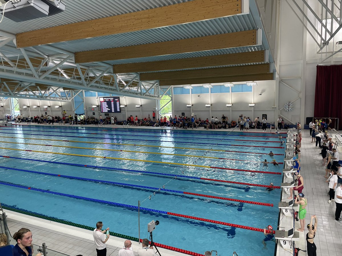 Great to be able to be @PlymLifeCentre this morning to support our @PlymouthCollege @PlymouthLeander athletes in the @Swim_England South West Regional Summer Champs. So many talented pupils and coaches performing at a high level - well done all.