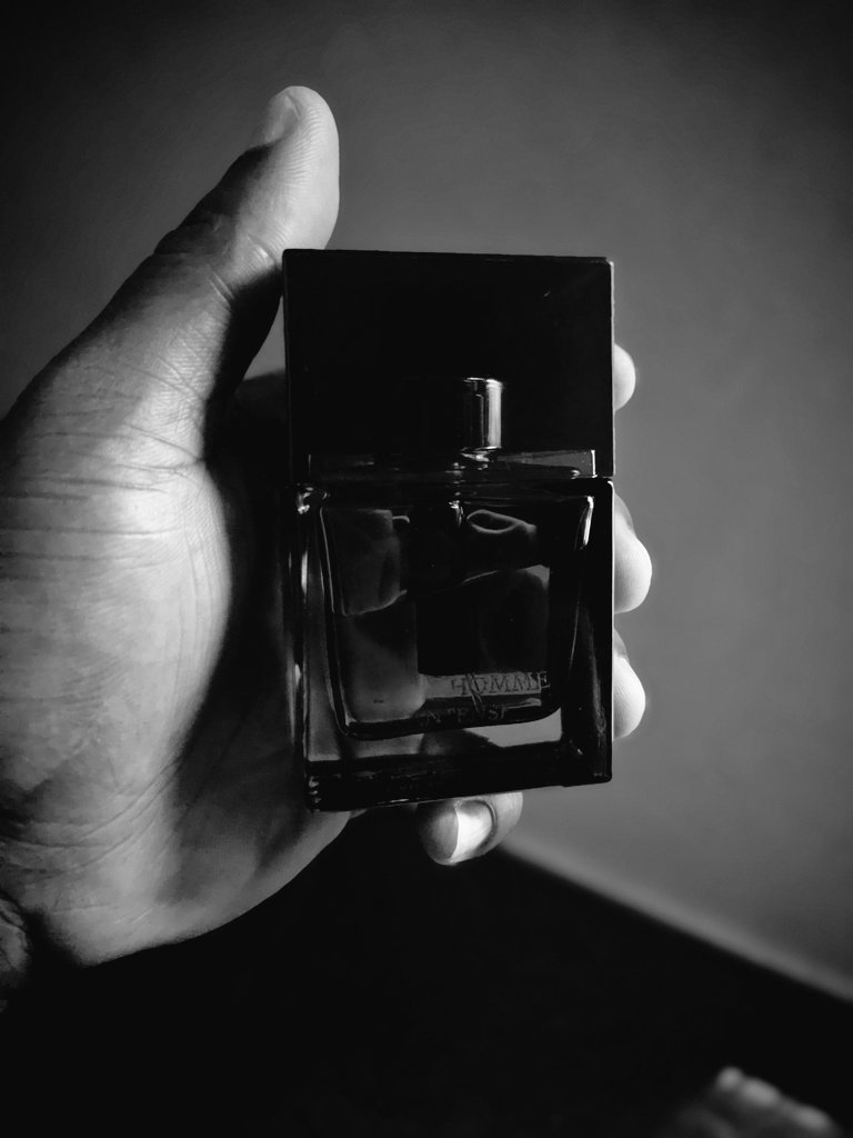 #SOTD.. Dior homme intense Elegant and smooth, the iris is prominent. The only downside for me was getting the 50mls bottle. The prices are now insane