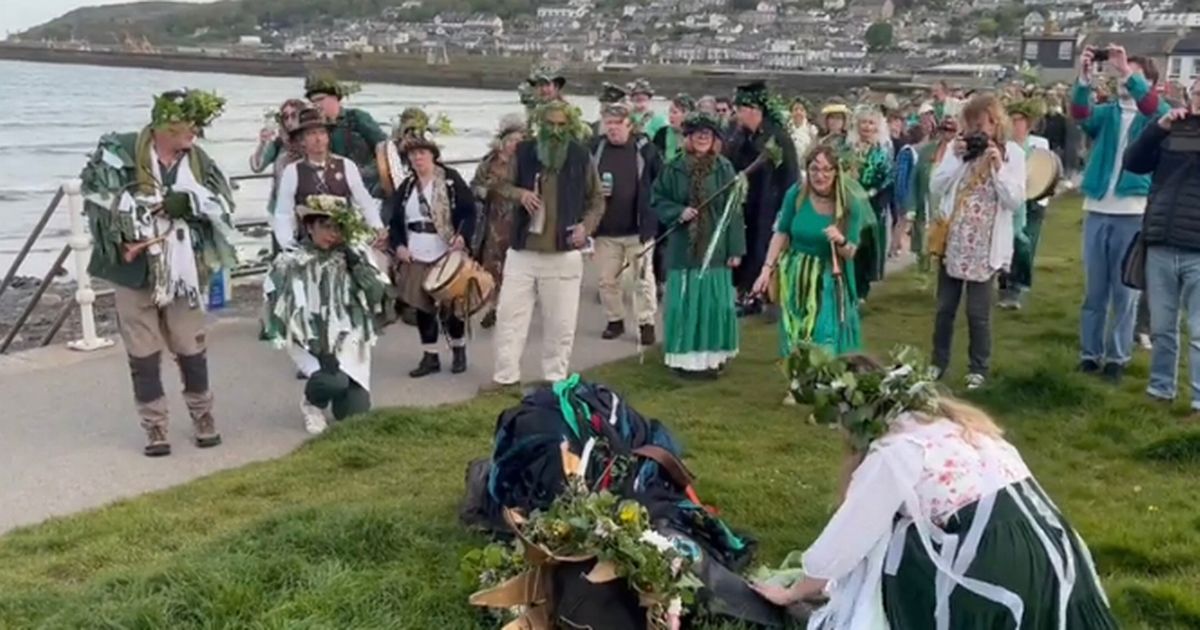 Unique British tradition once banned for being too noisy returns with dying crow mirror.co.uk/news/uk-news/c…