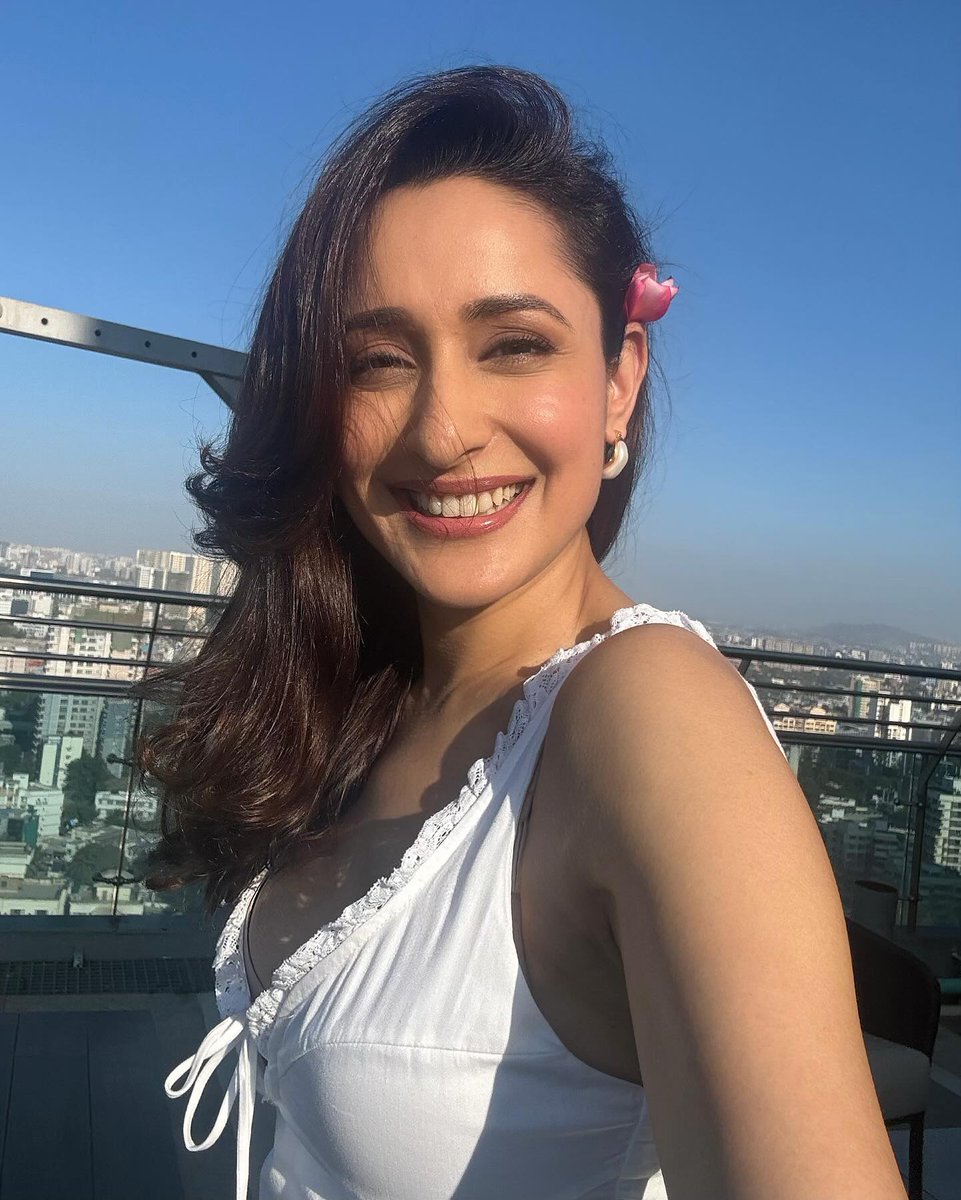 #PragyaJaiswal