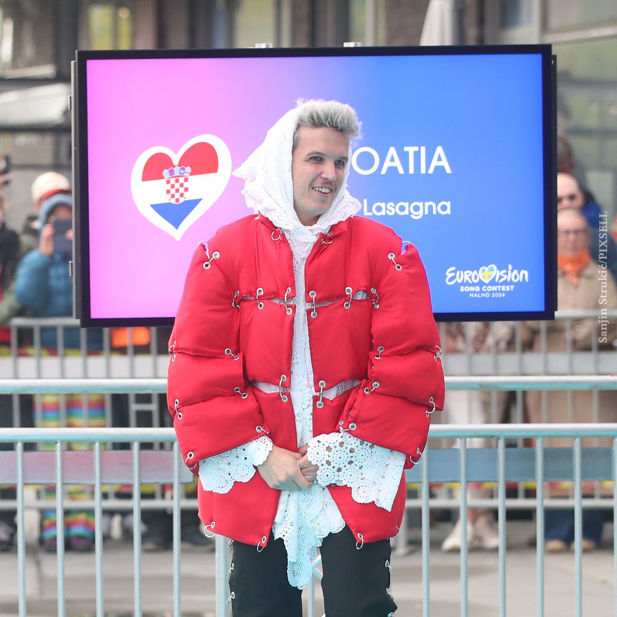 🎤🇭🇷 From Umag with love, Baby Lasagna's passion for music knows no bounds – he's a true Croatian sensation in the making! 🎸🔥
#VoteForCroatia