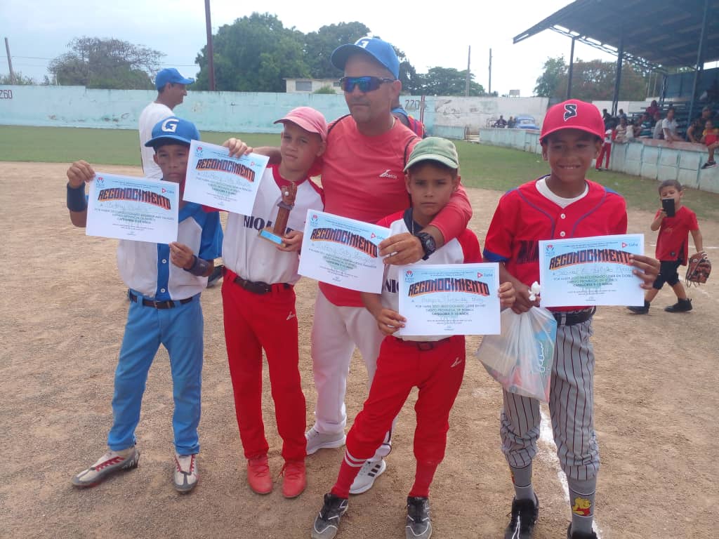 Exelente desempeño de los Tiburoncitos Niquereños categoria 9-10 años en la Competencia Final Provincial- Felicidades. #VamosXMas.