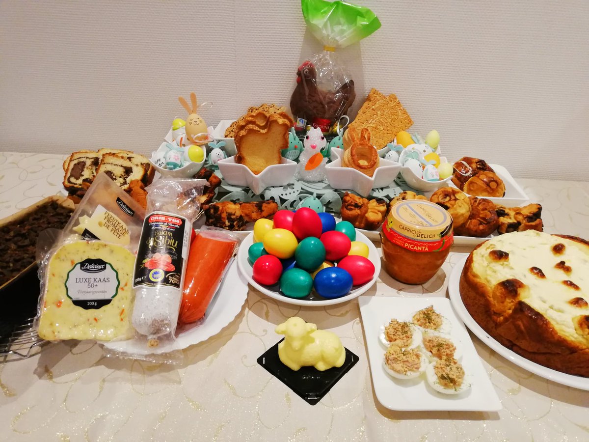 Fie ca sărbătorile pascale să vă aducă o primăvară plină de bucurii și de realizări în toate domeniile.