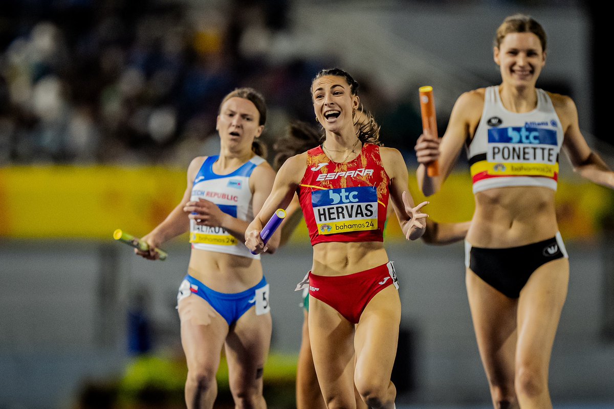 National record! 🇪🇸❤️‍🔥 Blanca Hervas anchors Spain to a national record of 3:27.30 to finish second in their 4x400m heat at the #WorldRelays on Sunday. And they also qualify for @Paris2024! 🇫🇷✈️