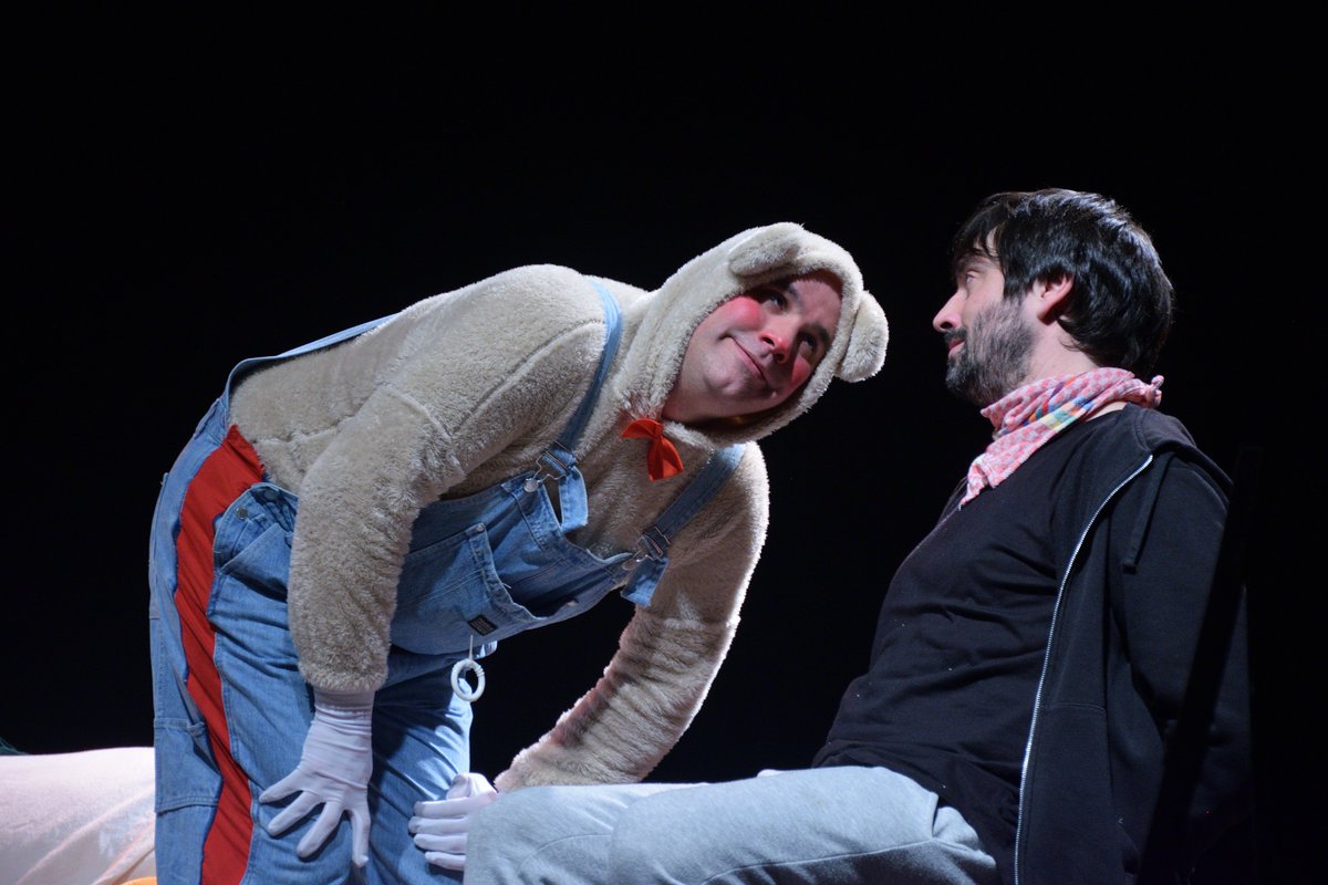 Diego Pérez y Josu Angulo Anthonisen interpretan mañana la hilarante SIEMPRE JUNTOS 😂 Que, como toda buena comedia, esconde mucho para reflexionar 🤔 🎟️ goo.su/CM8T #Bilbao #TeatroArriaga