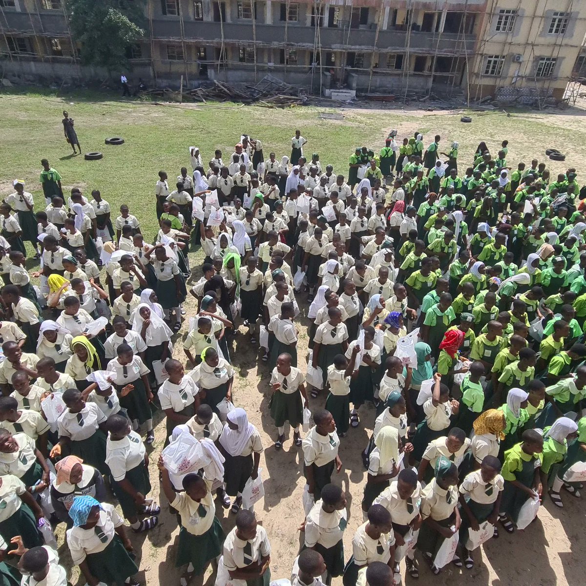 Heartwarming moments from our recent outreach event at Festac Girls Secondary School. 

Together with Blossomflow Foundation and FGSS Old Students Association, we provided 6 months' worth of sanitary supplies to over 800 girls and women. 

#BeHerPeace #periodpoverty